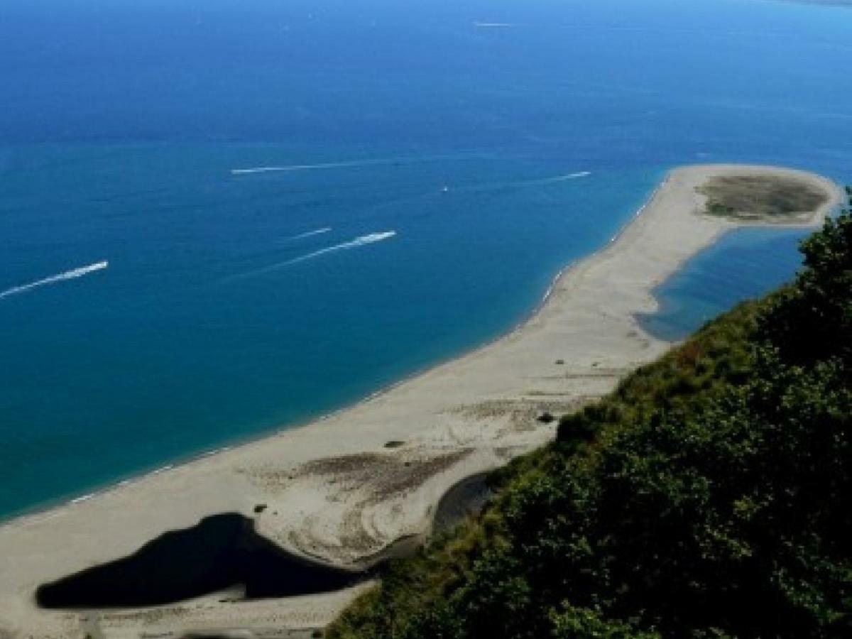 Casa Vacanze Il Gelsomino Patti Buitenkant foto